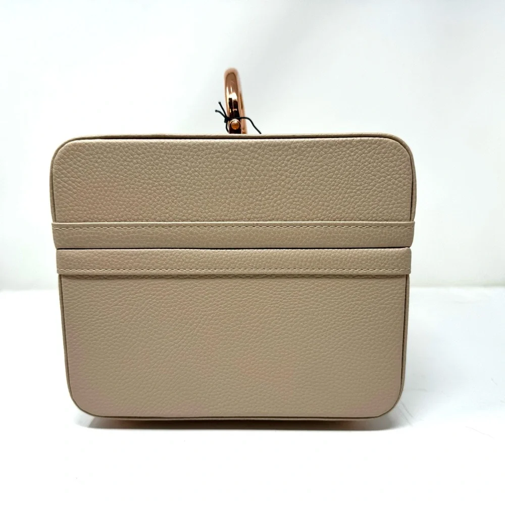 CABOODLES Lifestyle train case, NWT